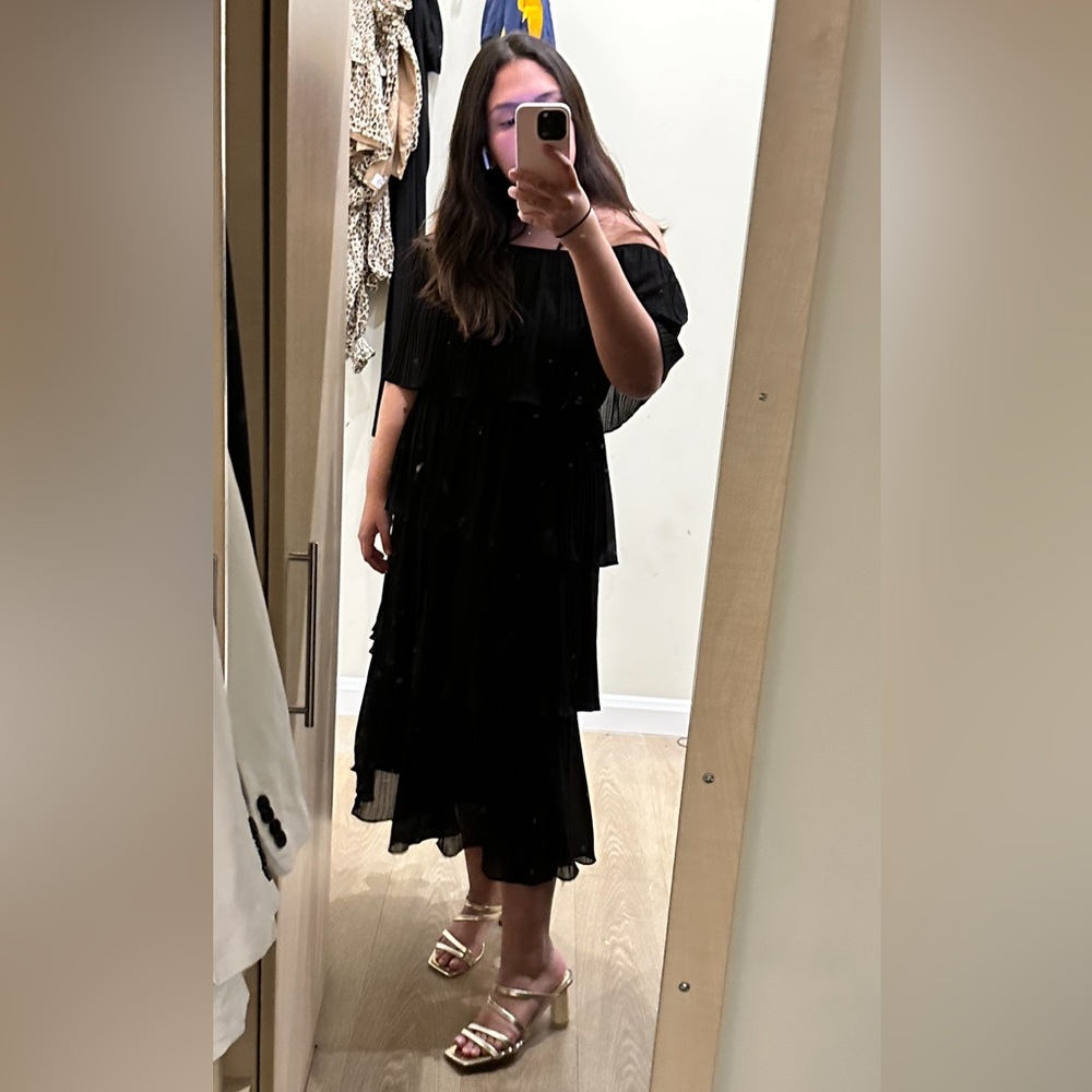 Off shoulders ruffled dress